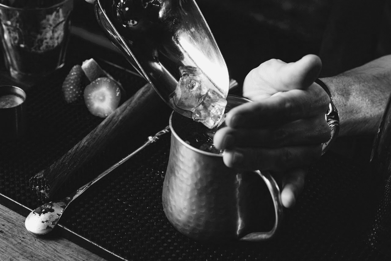 Bartender trabajando